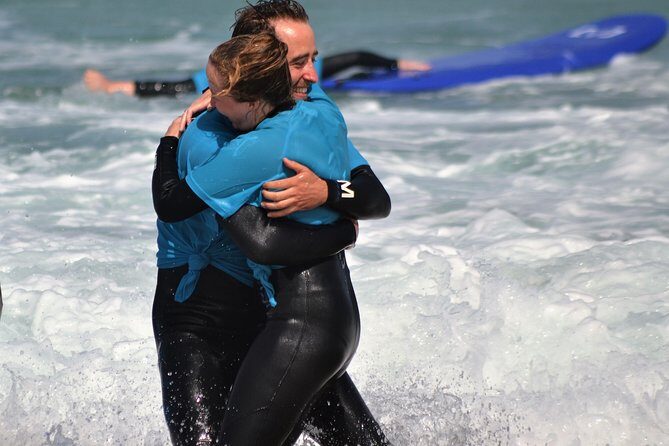 1 Day Surf Lesson Beginner - The 4-hour rhythm: learning time plus travel time to the best spot