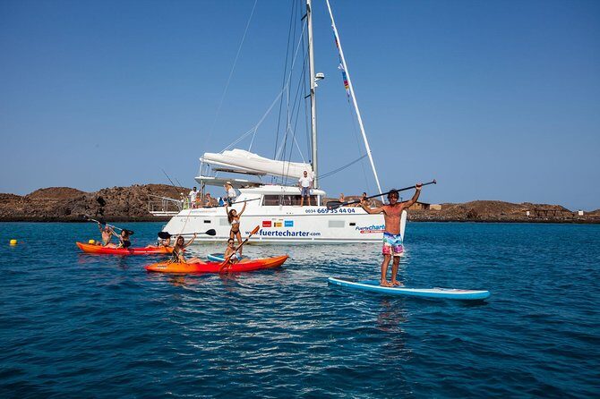 4-Hour Sailing Tour of Lobos Island from Fuerteventura - Check-In at Fuertecharter and Meeting the Crew