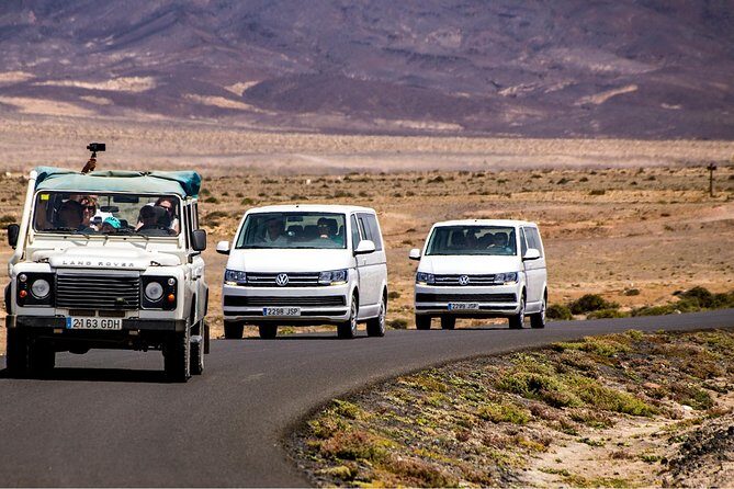 4x4 Jeep Safari Tour in Cofete Beach - Guides and history talk: the difference between driving and learning