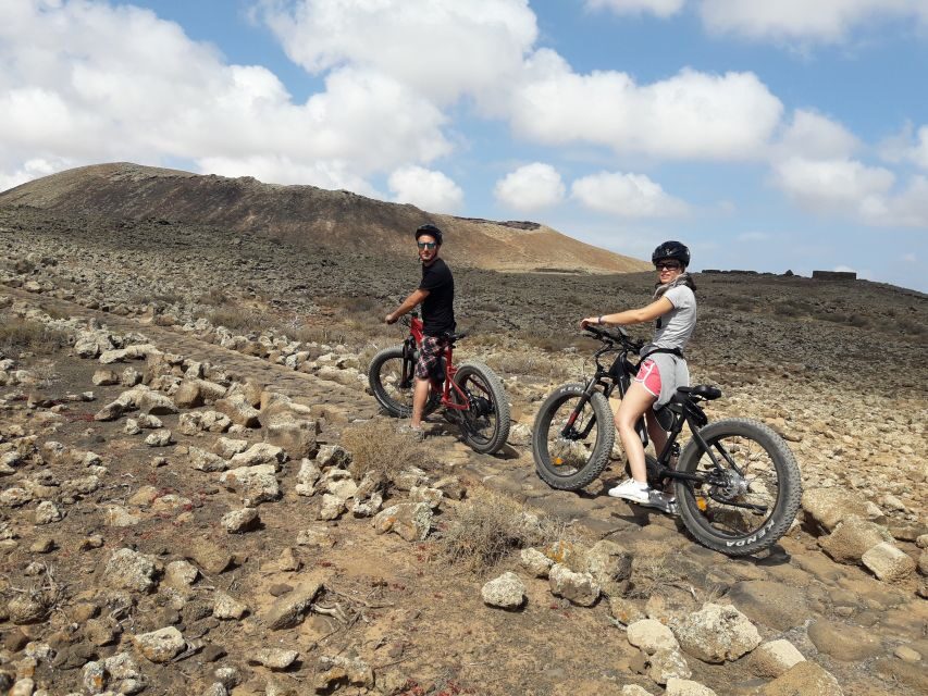 Caleta de Fuste/Corralejo: Guided E-Bike Tour & Crater Hike - Lajares and Cañada de Melián: quick passes, good photo chances