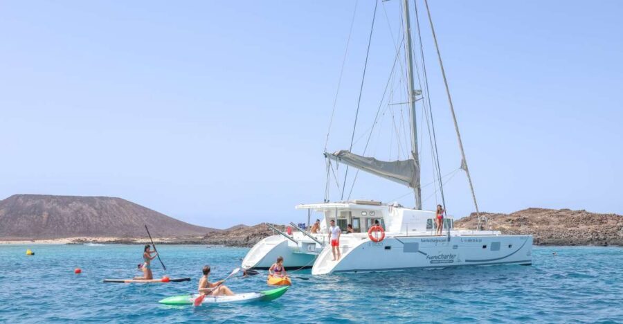 Corralejo: Adults-Only Catamaran Day Trip to Lobos Island - Sailing past La Caldera: views with a drink already flowing