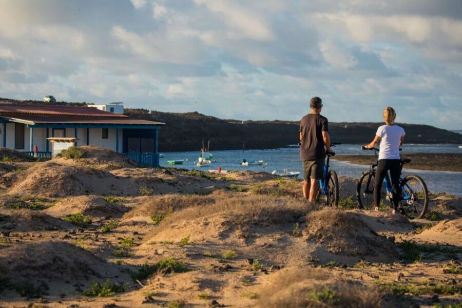 Corralejo: E-Bike Rental with Map to Popcorn Beach - Who should book this e-bike ride
