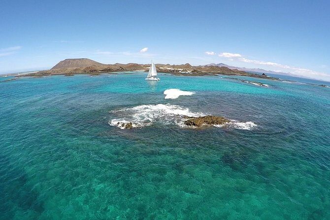Exclusive Sailing Catamaran Experience to Lobos Island with lunch - Meeting in Corralejo: location and getting yourself there