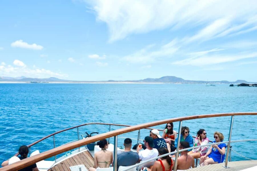 From Corralejo: Lobos Island Boat and Snorkel Activity - The 10-minute Majorero boat ride: scenic coast views with a drink