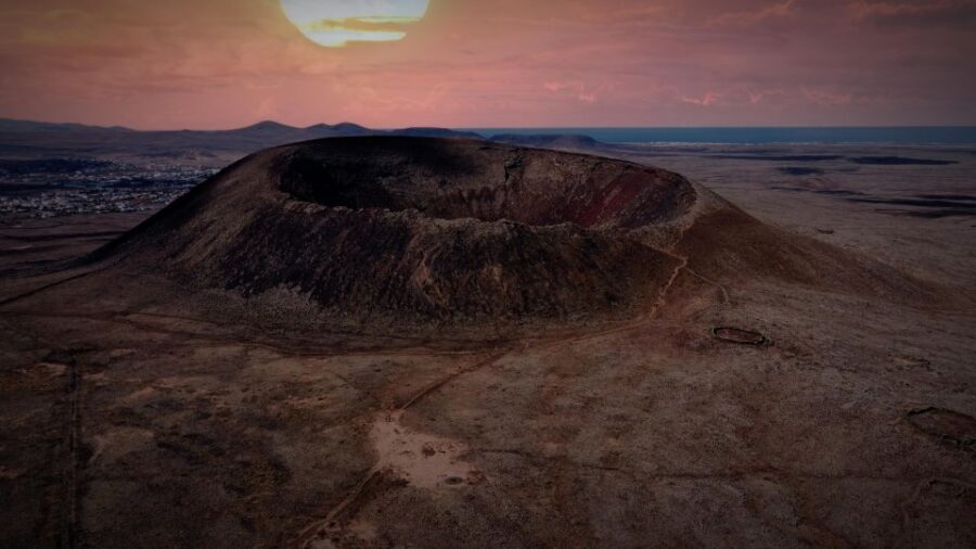 From Fuerteventura: Sunset Hike at Volcano with Scenic Views - Guides Make the Difference: Alfredo and Victor’s Style