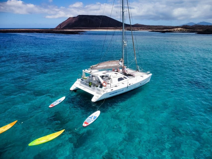 Fuerteventura : Catamaran excursion to Lobos Island - La Concha Beach Anchor Stop: Snorkeling, Paddleboarding, and Kayaking Time