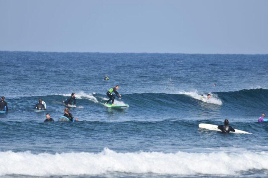 Fuerteventura : Corralejo Surf Lesson - The 4-hour rhythm: pickup, beach class, then the best waves