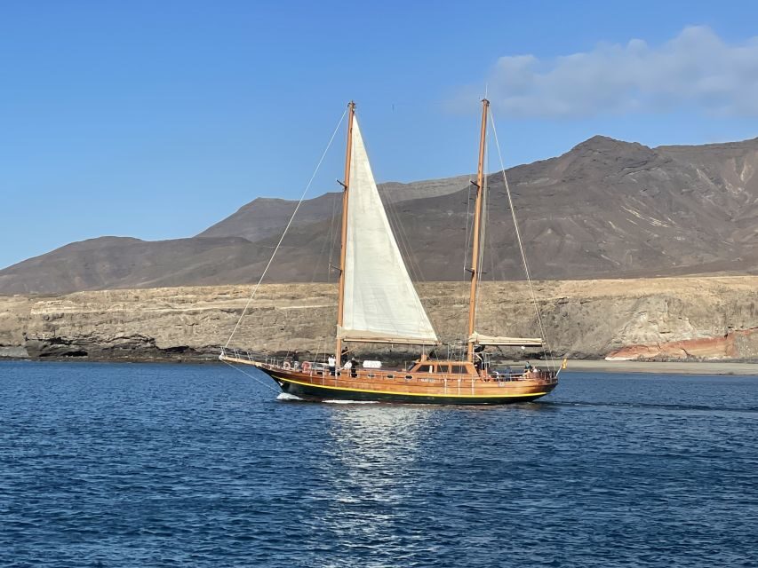 Fuerteventura: Exclusive Turkish Gulet Cruise with Lunch - Photos and moments: how to get the best deck time