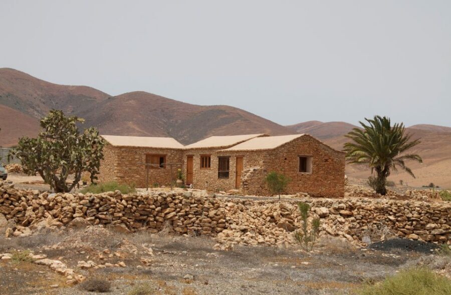 Fuerteventura: Full Day Tour with Lunch - Corralejo Dunes: White Sand, Beach Air, and a Film-Famous Setting