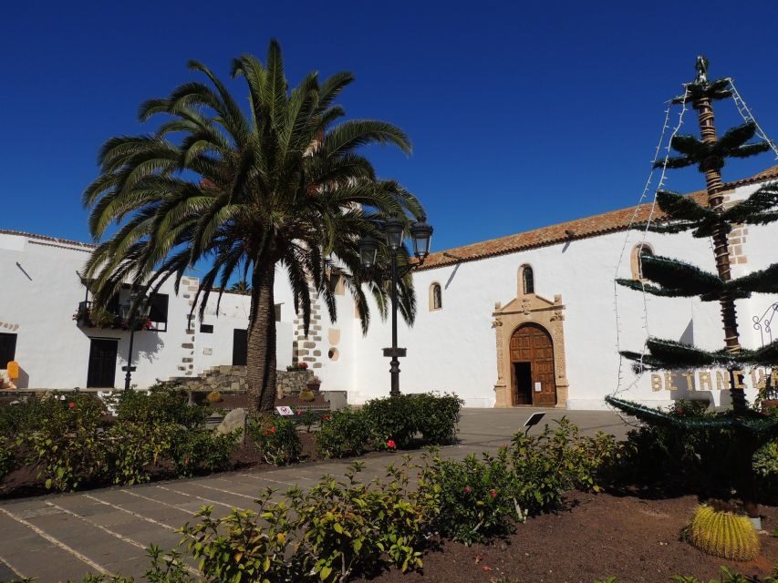 Fuerteventura: Island Highlights Guided VIP Sightseeing Tour - Betancuria’s 45-minute reality check: former capital energy