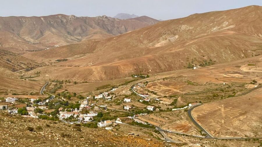 Fuerteventura: Island Highlights Guided VIP Sightseeing Tour - The south coast payoff: Sotavento de Jandía surf beach