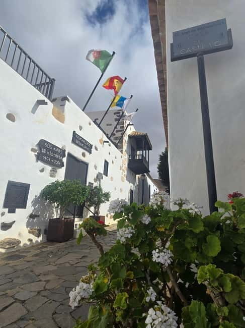 Fuerteventura: Island Highlights VIP Full-Day GRAND TOUR - VIP pick-up in the north and a minibus built for small groups