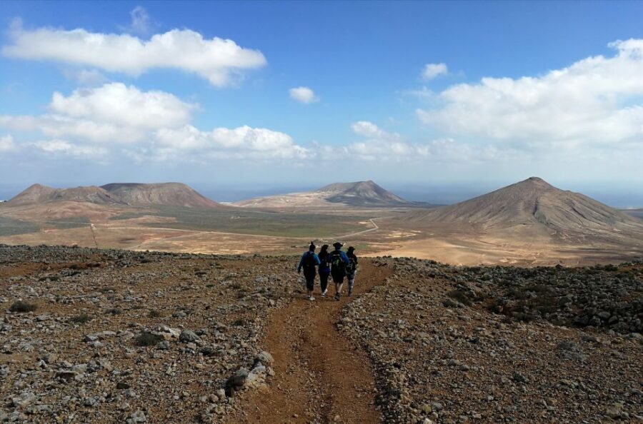 Fuerteventura: Montaña Escanfraga Volcano Summit Hike - Pickup zones and the 5-hour rhythm: what your day will look like