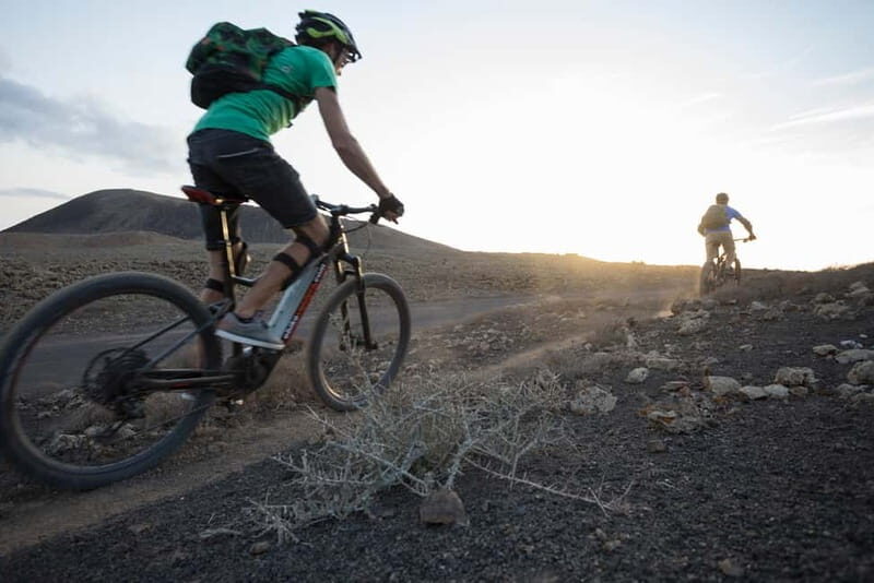 Fuerteventura North: PREMIUM E-bike guided tour - Safety briefing and how Bas keeps the group together