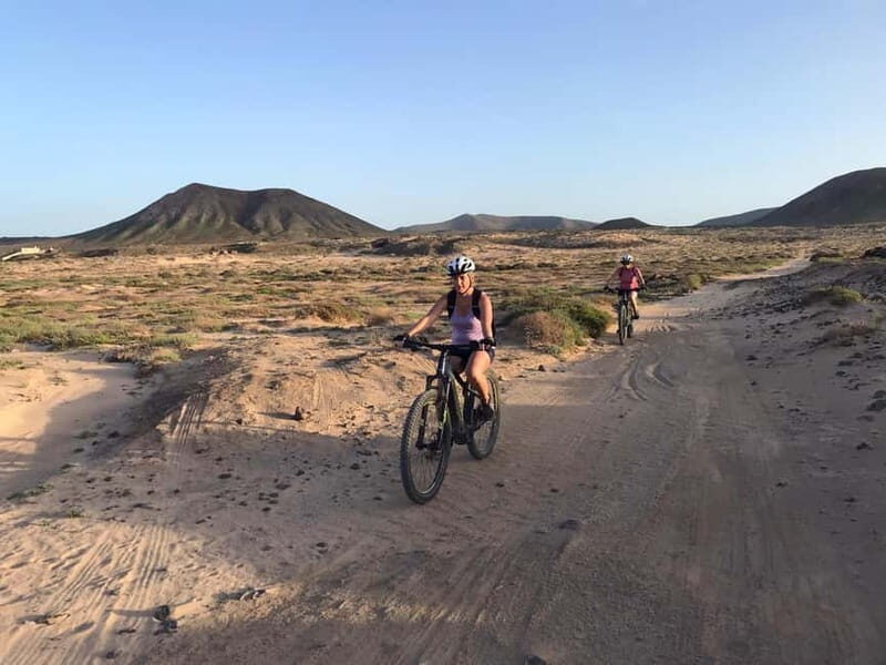 Fuerteventura North: PREMIUM E-bike guided tour - El Cotillo break: ocean air and a fishing-village pause