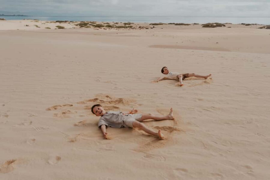 Fuerteventura: Northern Photographic Tour in Small Group (max. 6 people) - Tindaya and the long scenic stretches: using the van for the in-between moments