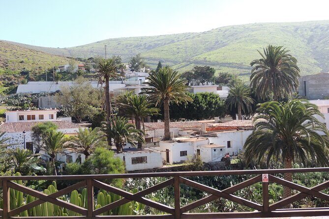 Fuerteventura: PANORAMA GRAND TOUR 2in1 Historic & photo tour. - Small group energy: 8 people makes the van feel personal