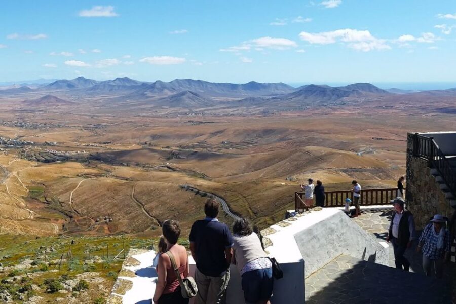 Fuerteventura: Panoramic Tour - Ajuy lunch break in a fishing village, plus black sand and caves