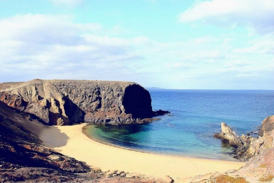Fuerteventura: Round-Trip or 1-Way Ferry Ticket to Lanzarote - Free Wi‑Fi Onboard and Seating: Make the Crossing Part of Your Day