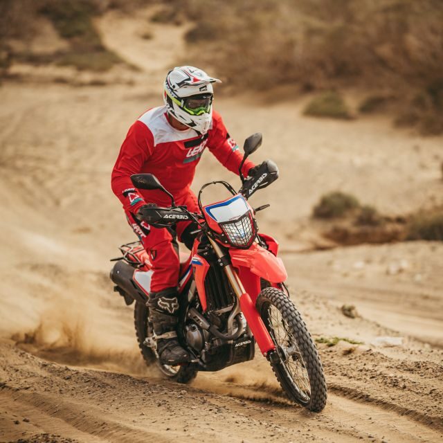 Fuerteventura south: enduro trips on motocycle/lic. B,A1&2,A - The ride itself: gravel roads to sand and rocks