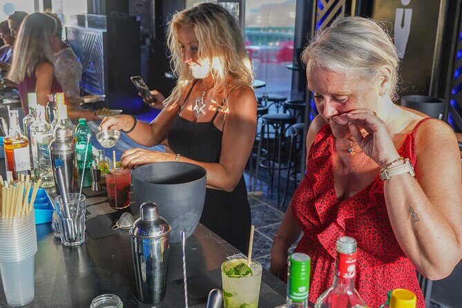 Fuerteventura Wine & Cheese Experience - The games and canvas painting: the fun part, and who will love it