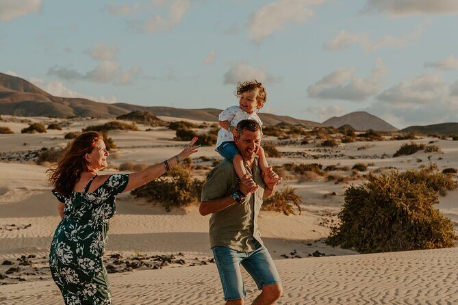 Fun and spontaneous family photoshoot - Corralejo Fuerteventura - Corralejo family photos without the stress