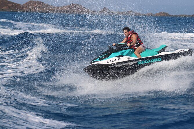 Jet Ski Activity to Lobos Island from Corralejo - Jet Skiing to Lobos Island: the fast thrill with real island scenery