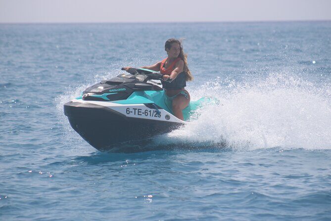 Jet Ski Activity to Lobos Island from Corralejo - Optional professional photography: nice if you hate arm-stretching selfies