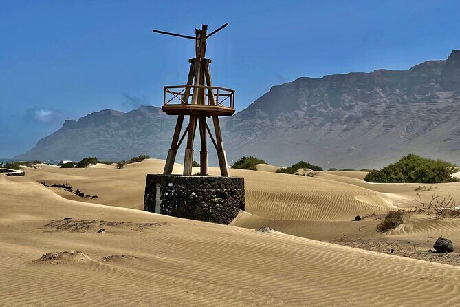 Lanzarote: Private island Grand Tour - El Golfo: the green lake crater story (and the included ticket)