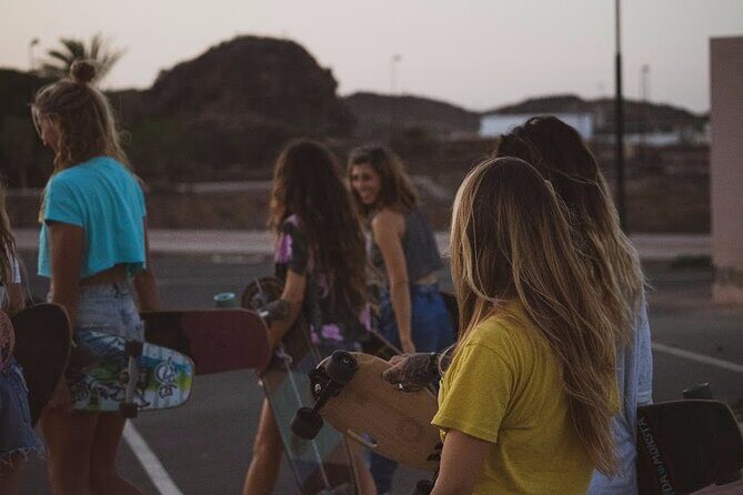 Lezioni di Surf per Beginner e Intermedi (6 persone a istruttore) - English Instruction and Who This Fits Best