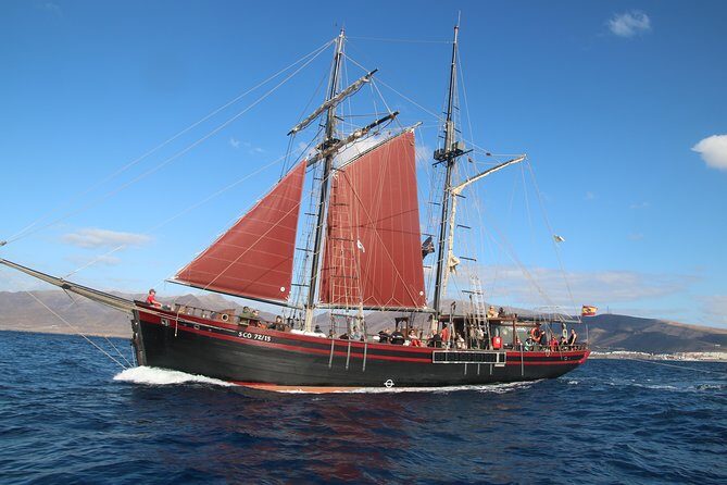 Pirate Adventure Boat Tour with Lunch in Fuerteventura - Lunch While Sailing: Canarian Food on Board (and What to Expect)