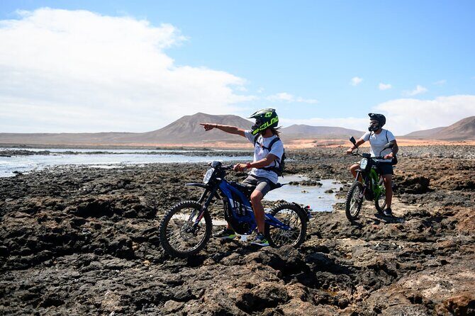 Private Volcanoes Tour Electric Experience of Fuerteventura - Stop 2: Majanicho Beach and its coastal story