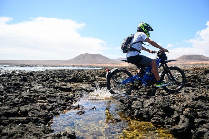 Private Volcanoes Tour Electric Experience of Fuerteventura - Stop 3: Popcorn Playa and the science you can see