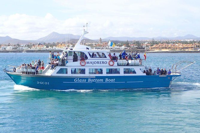 Return Ferry to Lobos Island from Corralejo, Fuerteventura - La Caldera and the Martiño lighthouse: two ways to get the best views