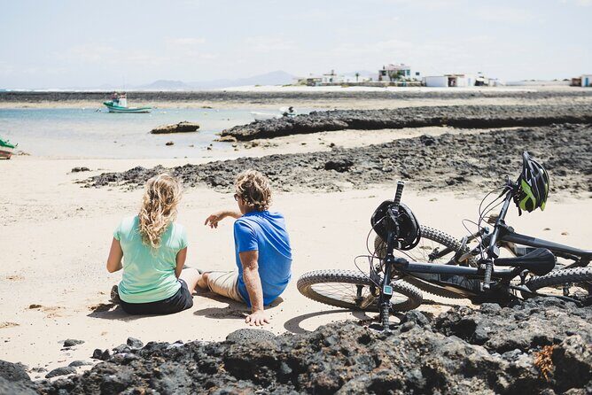 Volcanic Discovery PREMIUM eBike Tour: 35 km - Pop Corn Beach in Mejillones on the way back