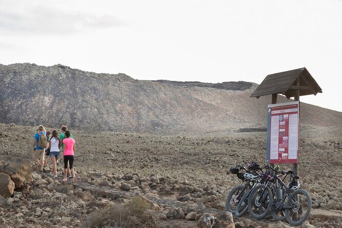 Volcanic Discovery PREMIUM eBike Tour: 35 km - Corralejo finish: turn the ride into a full afternoon