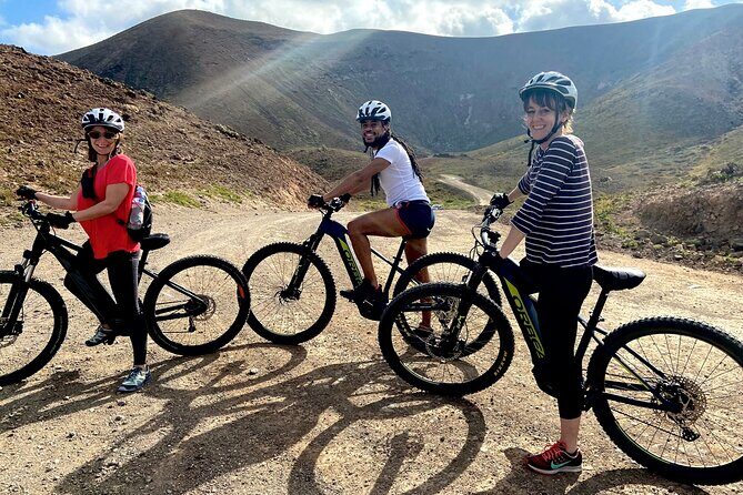 Volcanic Discovery PREMIUM eBike Tour: 35 km - Terrain, weather, and who this tour fits best